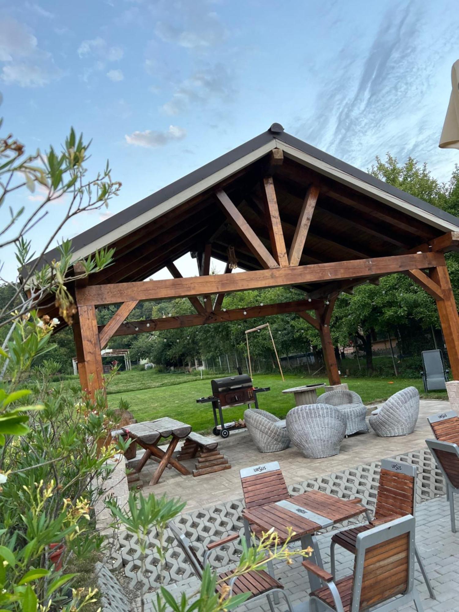 Pensiunea Baroc Dobirlau ภายนอก รูปภาพ